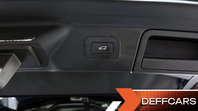 Land Rover RANGE ROVER VELAR 2.0 P250 R-Dynamic SE купить на сайте DeffCars