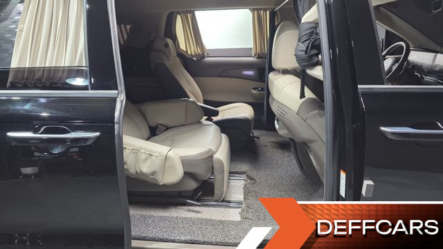 Kia CARNIVAL 9-Seater Hi-Limousine Signature купить на сайте DeffCars