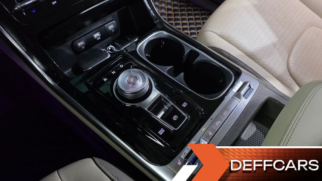 Kia CARNIVAL Gasoline 7-Seater Noblesse купить на сайте DeffCars