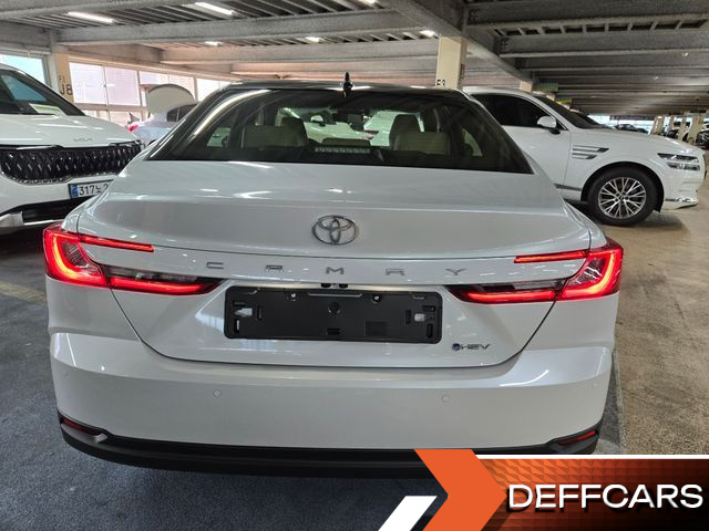 Toyota CAMRY 2.5 XLE Premium Hybrid купить на сайте DeffCars