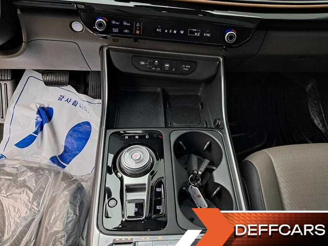 Kia CARNIVAL 9-Seater Signature купить на сайте DeffCars