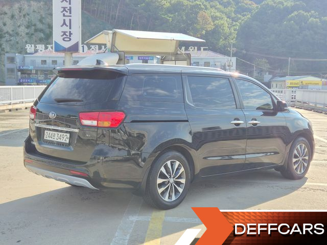 Kia CARNIVAL 9-seater Luxury купить на сайте DeffCars