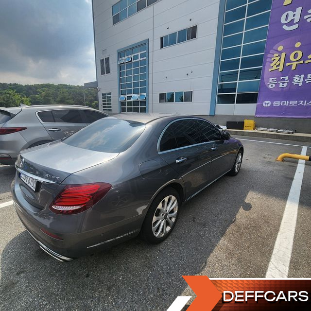 Mercedes E-CLASS E300 4MATIC Exclusive купить на сайте DeffCars