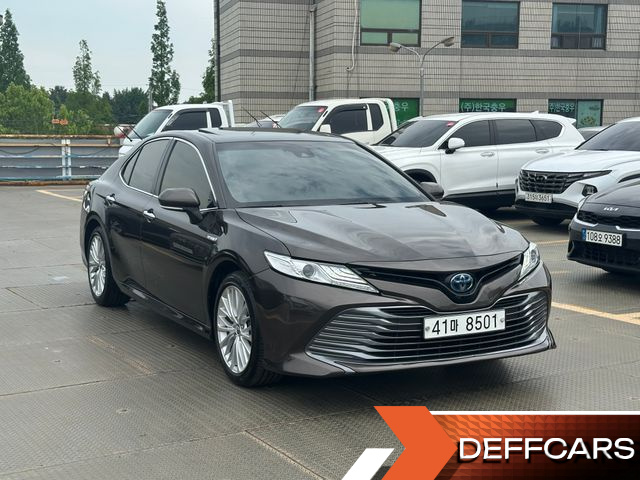 Toyota CAMRY 2.5 XLE Hybrid купить на сайте DeffCars