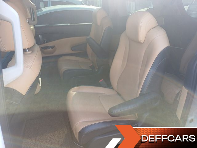 Kia CARNIVAL 9-Seater Signature купить на сайте DeffCars