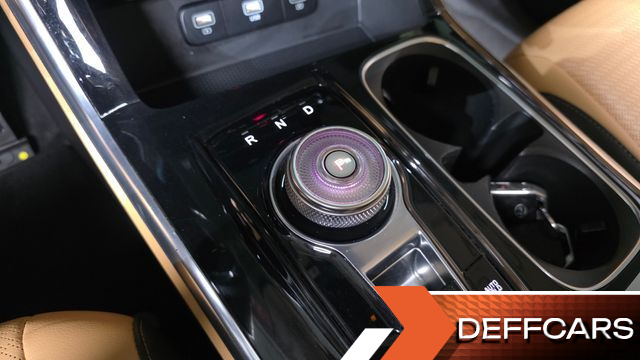 Kia CARNIVAL 9-Seater Signature купить на сайте DeffCars