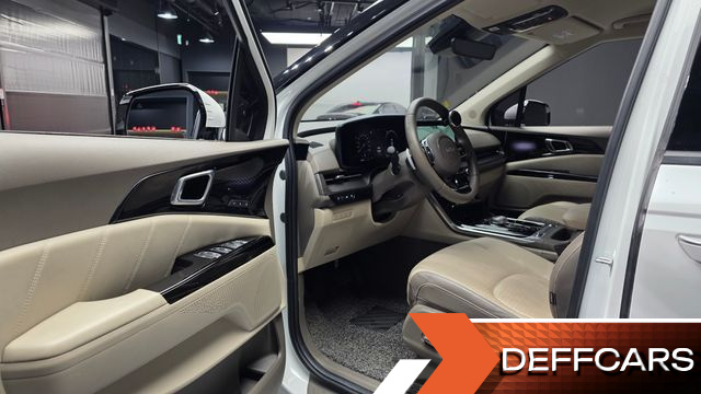 Kia CARNIVAL 9-Seater Signature купить на сайте DeffCars