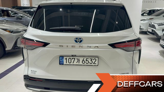 Toyota SIENNA 2.5 Hybrid AWD купить на сайте DeffCars