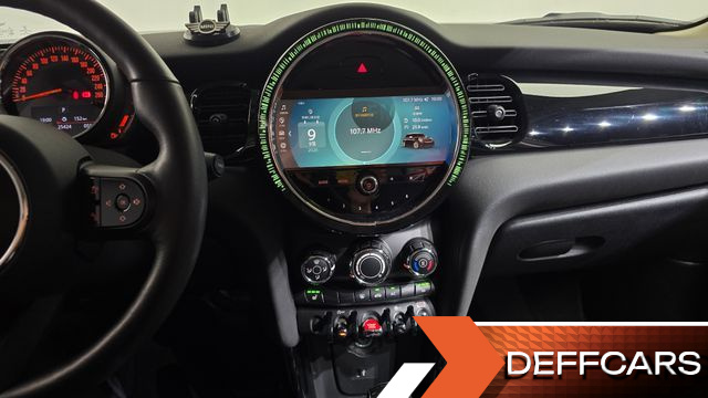 Mini COOPER 5Door Classic Launch Pack Third Generation купить на сайте DeffCars