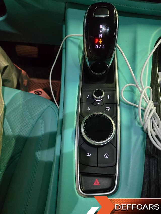 Cadillac ESCALADE 6.2 ESV ESV Sports Platinum купить на сайте DeffCars