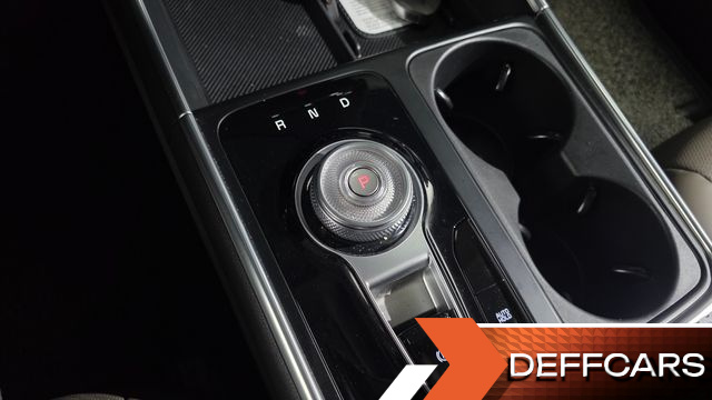 Kia CARNIVAL Gasoline 7-Seater Signature купить на сайте DeffCars