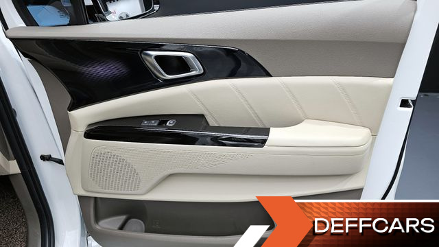 Kia CARNIVAL Gasoline 9-Seater Hi-Limousine Signature купить на сайте DeffCars