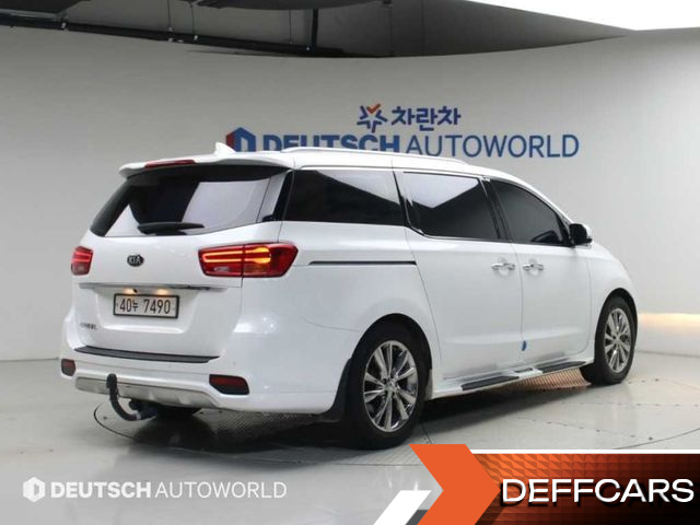 Kia CARNIVAL 9-Seater Prstige купить на сайте DeffCars