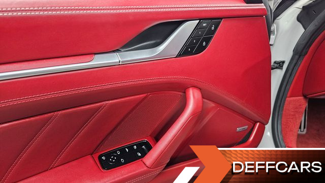 Porsche 911 Turbo S Cabriolet купить на сайте DeffCars