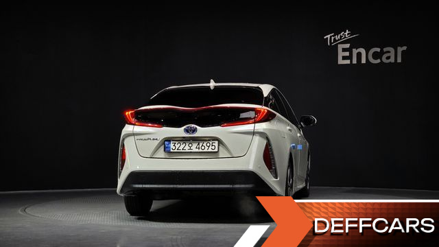 Toyota PRIUS 1.8 купить на сайте DeffCars