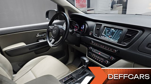 Kia CARNIVAL 9-Seater Luxury купить на сайте DeffCars