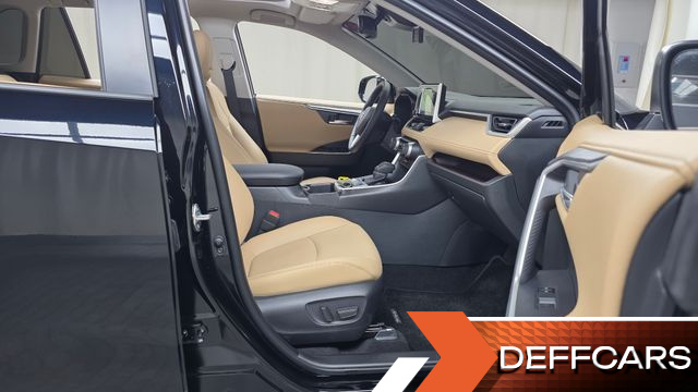 Toyota RAV4 2,5 4WD Hybrid LTD купить на сайте DeffCars