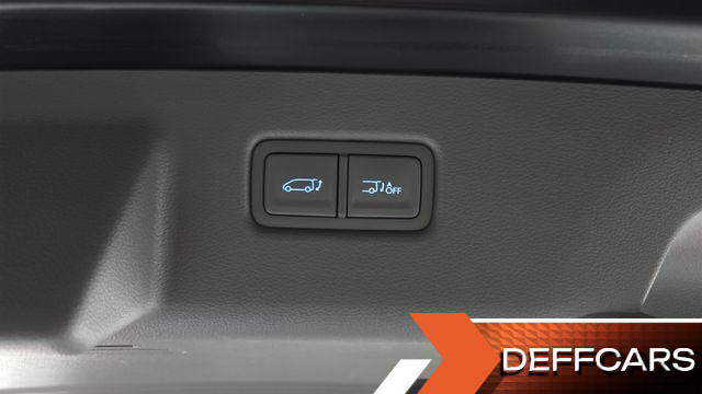 Hyundai STARIA 4WD Lounge 9-Seater Limousine купить на сайте DeffCars