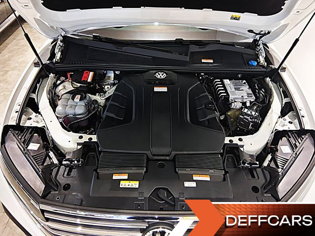 Volkswagen TOUAREG 3.0 TDI Prestige купить на сайте DeffCars