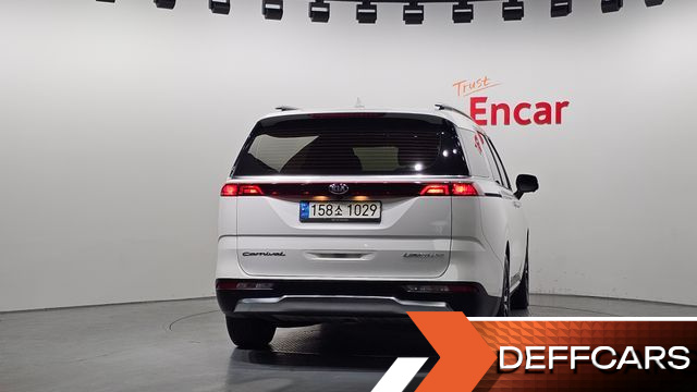 Kia CARNIVAL 7-Seater Signature купить на сайте DeffCars