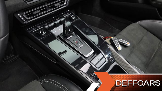 Porsche 911 Carrera 4 GTS Cabriolet купить на сайте DeffCars