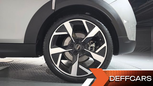 Mini COOPER 5 Door Favoured купить на сайте DeffCars