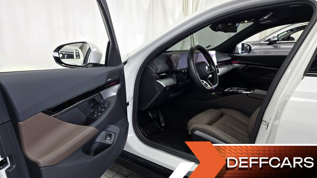 BMW 5-SERIES 520i M Sport купить на сайте DeffCars