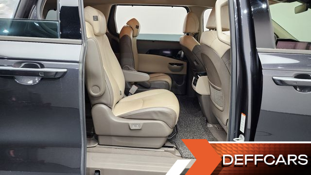 Kia CARNIVAL 9-Seater Signature купить на сайте DeffCars