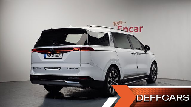 Kia CARNIVAL 9-Seater Signature купить на сайте DeffCars