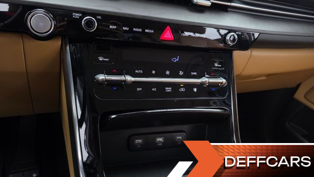 Kia CARNIVAL Gasoline 9-Seater Signature купить на сайте DeffCars