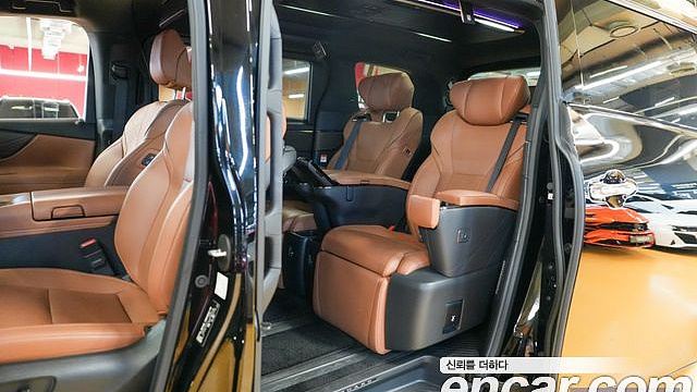Toyota ALPHARD 2.5 HEV Executive AWD купить на сайте DeffCars