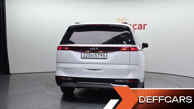 Kia CARNIVAL 9-Seater Signature купить на сайте DeffCars