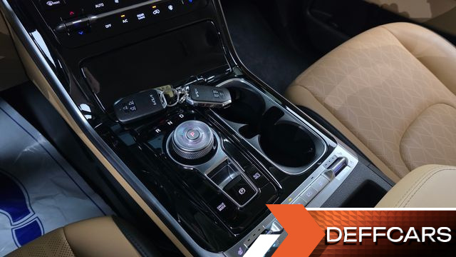 Kia CARNIVAL 9-Seater Noblesse купить на сайте DeffCars