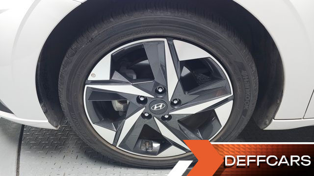 Hyundai AVANTE 1.6 Inspiration купить на сайте DeffCars