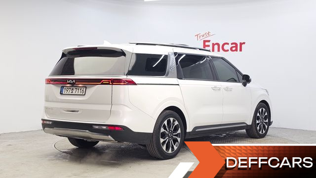 Kia CARNIVAL 9-Seater Signature купить на сайте DeffCars