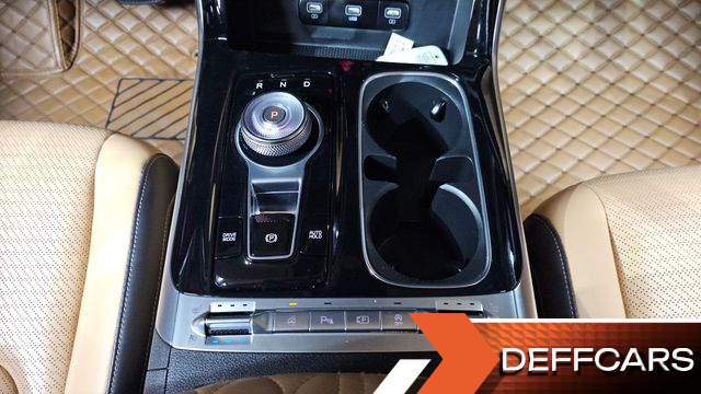 Kia CARNIVAL 7-Seater Signature купить на сайте DeffCars