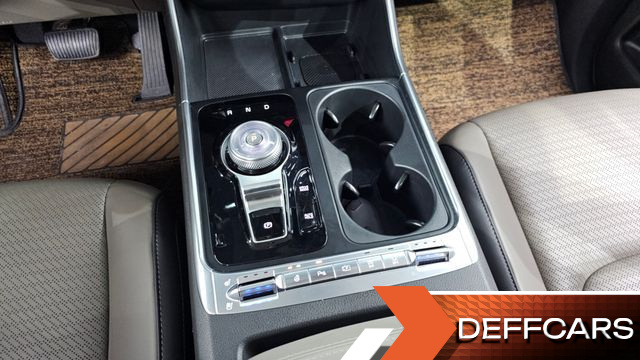 Kia CARNIVAL 9-Seater Signature купить на сайте DeffCars