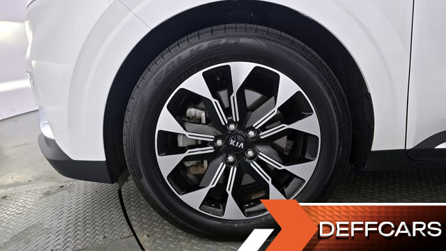 Kia CARNIVAL Gasoline 9-Seater Signature купить на сайте DeffCars