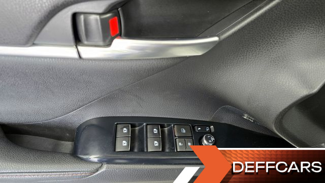 Toyota CAMRY 2.5 XLE Hybrid купить на сайте DeffCars