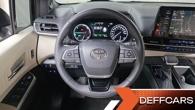 Toyota SIENNA 2.5 Hybrid 2WD купить на сайте DeffCars