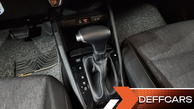 Kia STONIC 1.4 Deluxe купить на сайте DeffCars