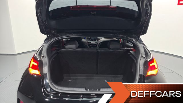 Hyundai VELOSTER 1.6 Turbo Sport Core купить на сайте DeffCars