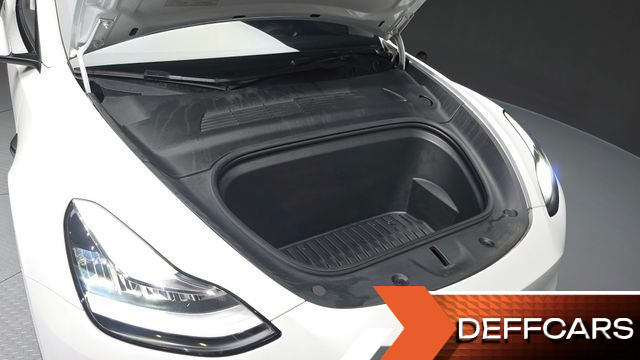 Tesla MODEL Y Standard Range RWD купить на сайте DeffCars