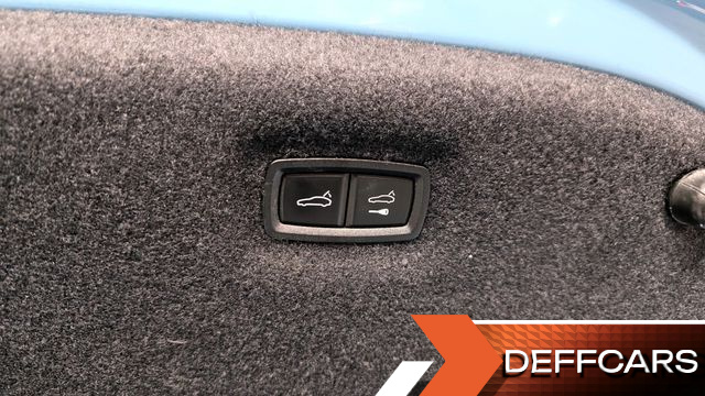 Porsche TAYCAN 4S купить на сайте DeffCars