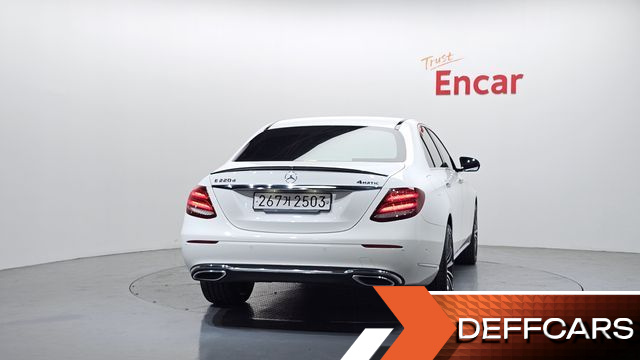 Mercedes E-CLASS E220d 4MATIC Exclusive купить на сайте DeffCars