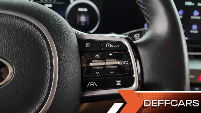 Kia CARNIVAL 7-Seater Signature купить на сайте DeffCars