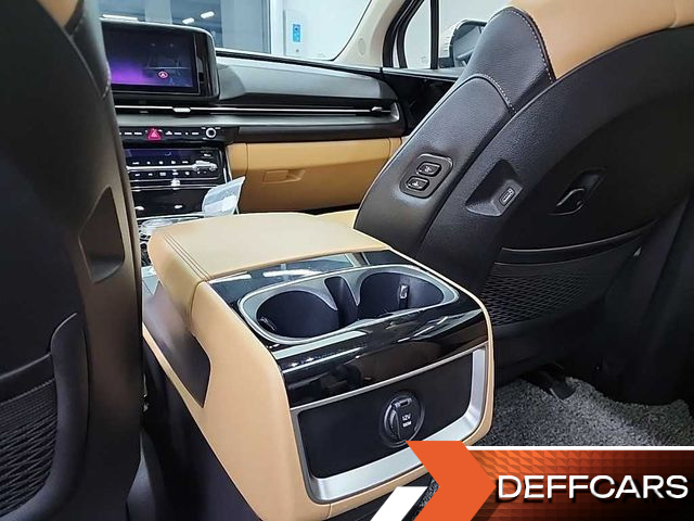 Kia CARNIVAL 9-Seater Noblesse купить на сайте DeffCars