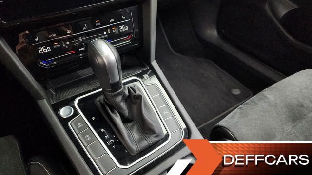 Volkswagen PASSAT 2.0 TDI Premium купить на сайте DeffCars
