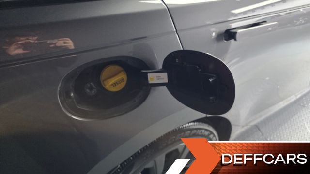 Land Rover RANGE ROVER VELAR 3.0 D300 R-Dynamic SE купить на сайте DeffCars