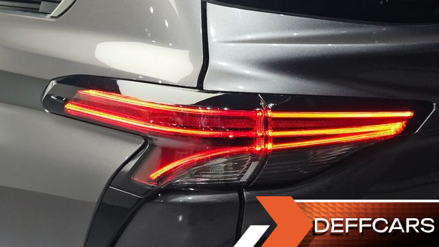 Toyota SIENNA 2.5 Hybrid 2WD купить на сайте DeffCars